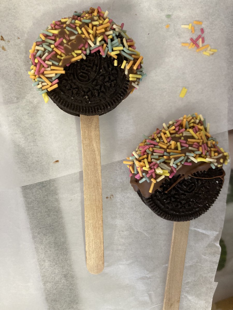 The children have created some fabulous treasure maps today! They have also made several sweet treats: scones, chocolate chip cookies and Oreo lollies. Mmmm 😋