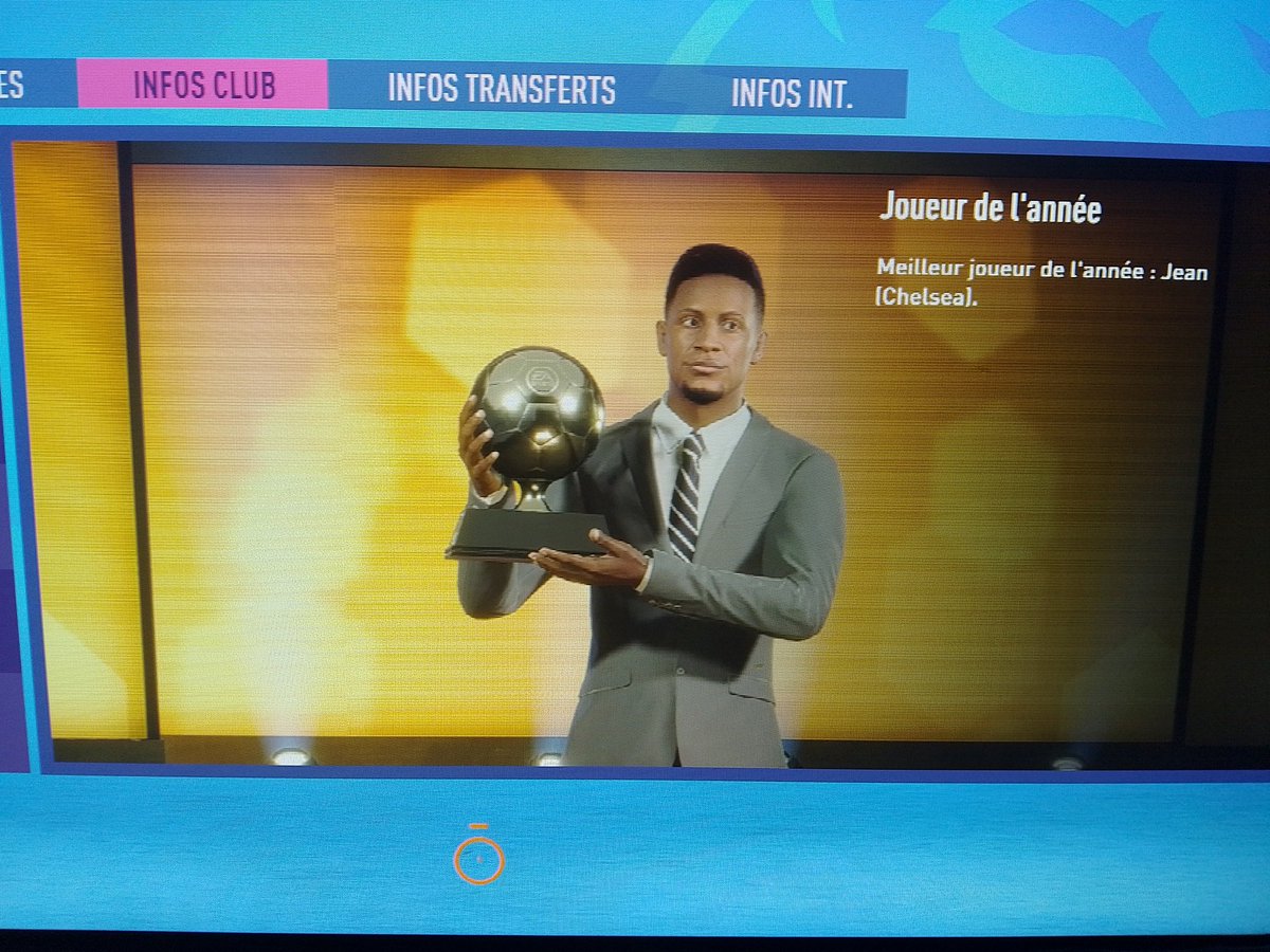 Aarivelo's tweet photo. Enfin Ballon d'or 😅 https://t.co/jw5egAn8VF