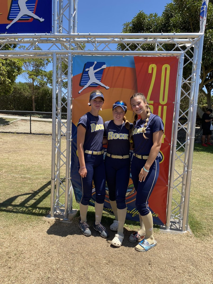 alison_bodick19's tweet photo. Finished our 23/24 season out in the @PGFnetwork National Championship. So proud of this team and the way we competed. See you in the fall! #rockstrong #pgfbound @GoldGarvey https://t.co/a2Xu7xGhod