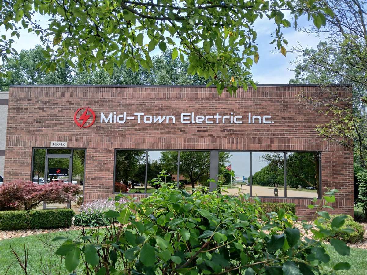 Phillips_Sign's tweet image. Visibility is key! To make sure your sign is effective, location and placement matter. 

Position your sign where passing traffic and pedestrians can easily spot it. 

#PhillipsSign #LEDSign #Visibility
