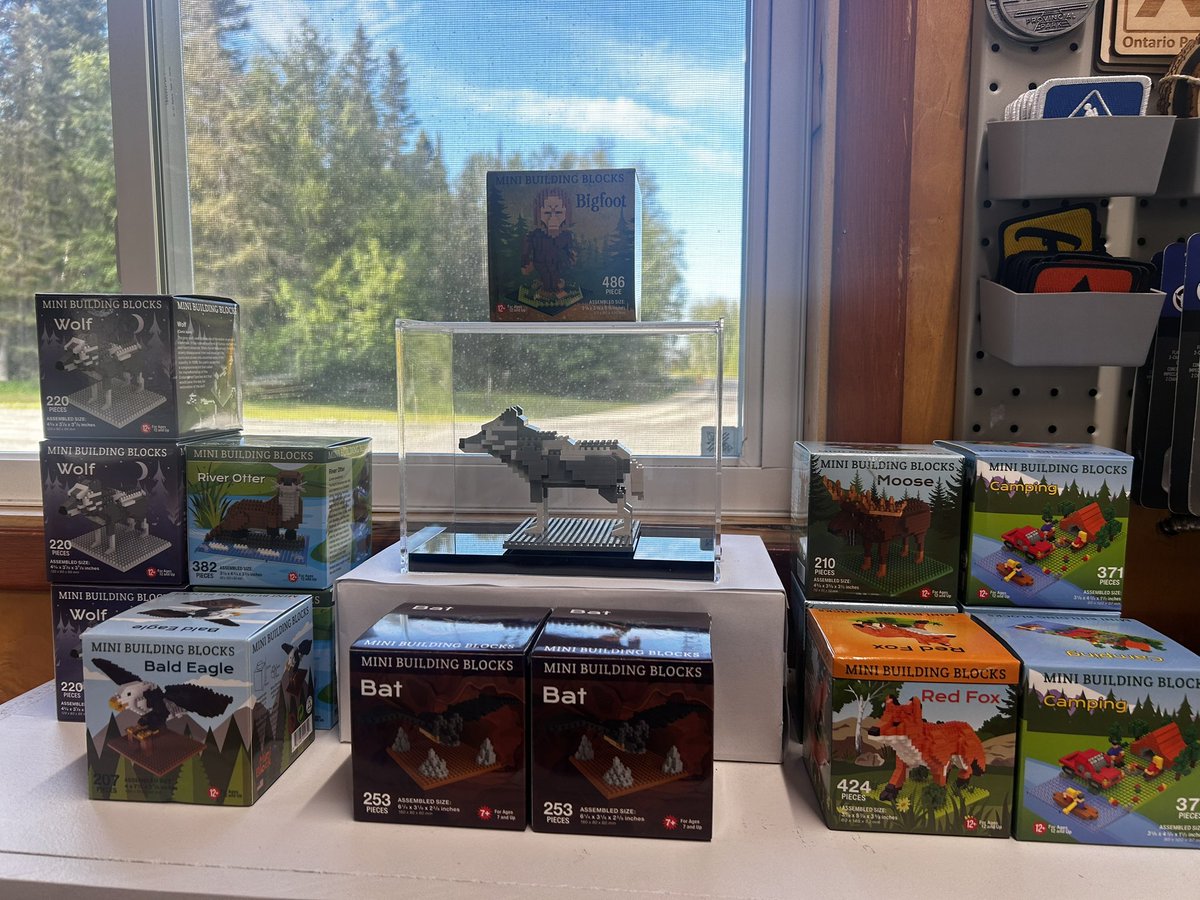 We got new building blocks! 

Check out our mini building blocks collection, perfect for kids and adults! 🐺🦅🦊

Mini building blocks - $8.95 +hst.

Come pick up yours today! 😁