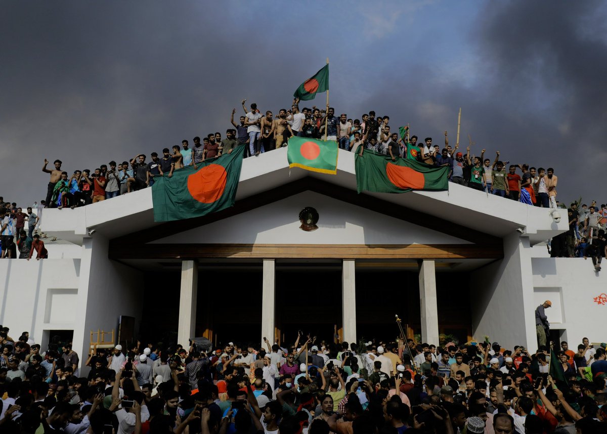 People gather in Bangladesh Prime Ministry Residency to celebrate the fall of Bangladesh Prime Minister Sheikh Hasina after an intense clash between police, pro-government forces, and anti-Quota protesters in Dhaka, Bangladesh on 05 August 2024. 

#student #quota #quotamovement