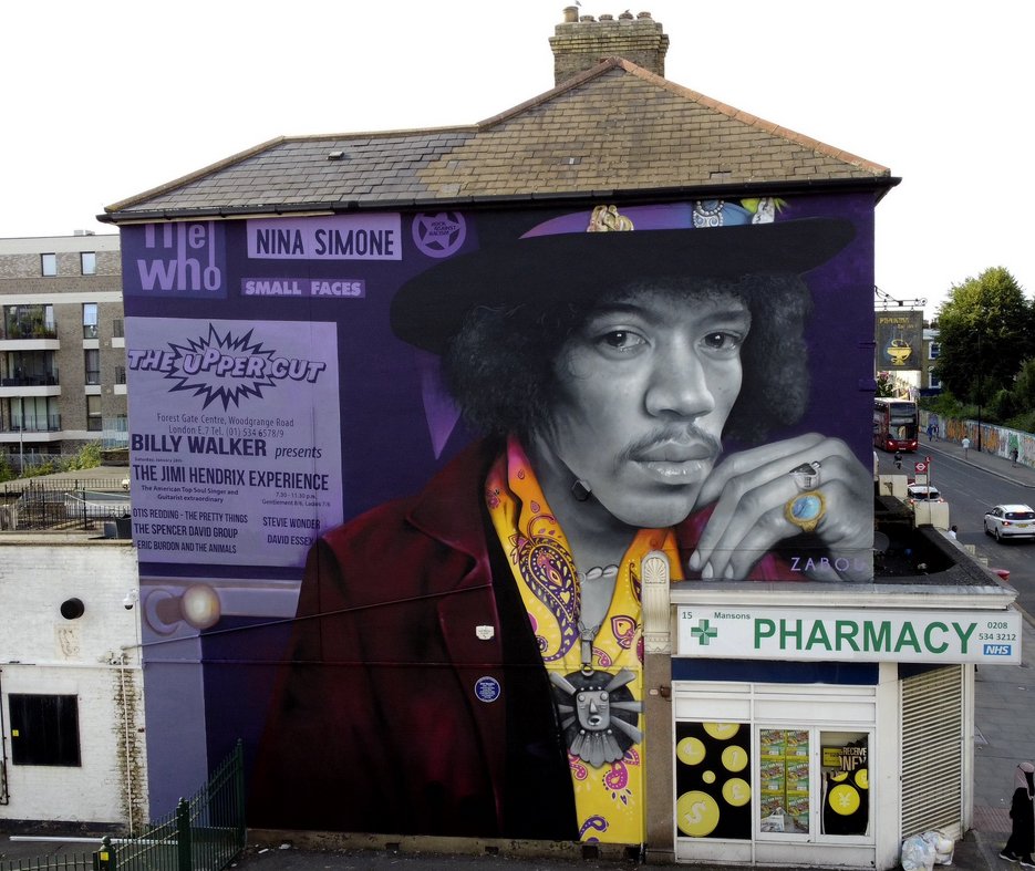 The new mural in Forest Gate, where the UpperCut Club used to be, where JH wrote Purple Haze.  Apparently he wrote it in E7, which is appropriate, but added a sharp ninth on top.....