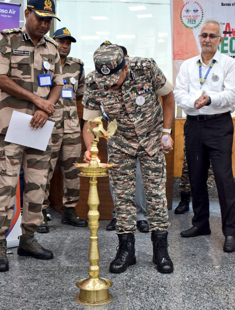SrinagarAirport's tweet image. AAI is observing Aviation Security Culture Week 2024 from 05th to 11th August’24. Today, at Srinagar Airport, Sh. Javed Anjum, APD SXR administered the Pledge to Officials of AAI as well as from various agencies marking the commencement of #ASCWeek 2024.
@MoCA_GoI @AAI_Official