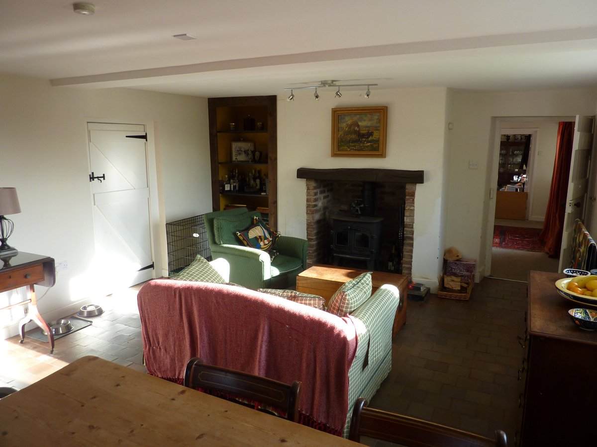 Forge_Property's tweet image. Looking for a property to rent near Wrexham? We are advertising to let an unfurnished four bedroom farmhouse in Overton-on-Dee, available to rent for £1,750 per month. Discover more here
forgeproperty.co.uk/blog/farmhouse…
#forgeproperty #houseletting #rentalproperty #Wrexham #farmhouse