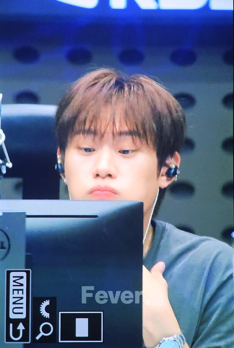 Fever_1231_'s tweet photo. 240805 몬키라 스페셜 DJ

윙크철 볼빵빵철

#김성철 #KIMSUNGCHEOL https://t.co/ht1vq027a8