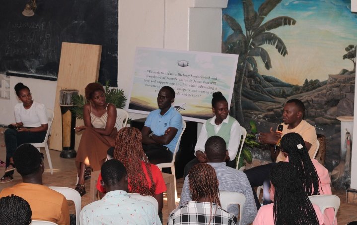 COSA_Ugandaa's tweet photo. This month's fellowship composed of a panel discussion that made sense to find a decorum of our fresh students joining different Universities.
Thematic areas of Academics, relationships, Leadership,finances and spiritual growth were redressed to dedicate our #FreshStudents https://t.co/k5Zvpjb0dx