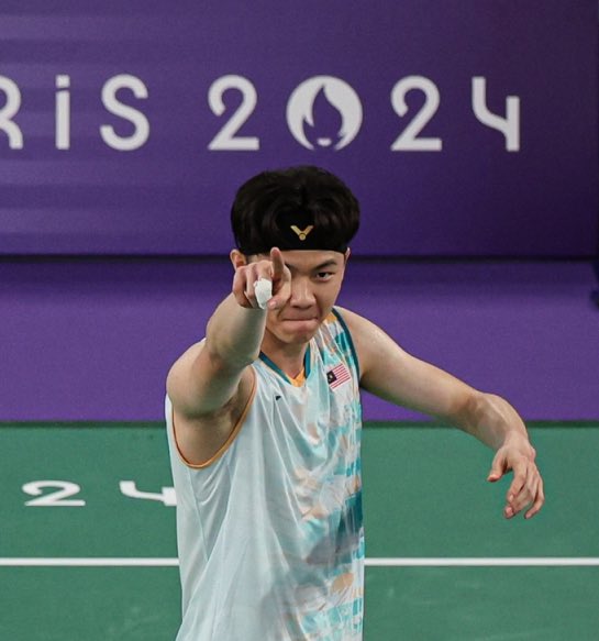 AkeemSharyzal's tweet photo. LEE ZII JIA MENANG GAISS!! 🇲🇾😭😭😭

KITA DAPAT SATU LAGI BRONZE MEDAL, YA ALLAH AKHIRNYA TERIMA KASIH! 🔥

COMEBACK IS REAL WEHHHHH 

#Paris2024 #Badminton  #Olympics https://t.co/7UmTXxmb2h