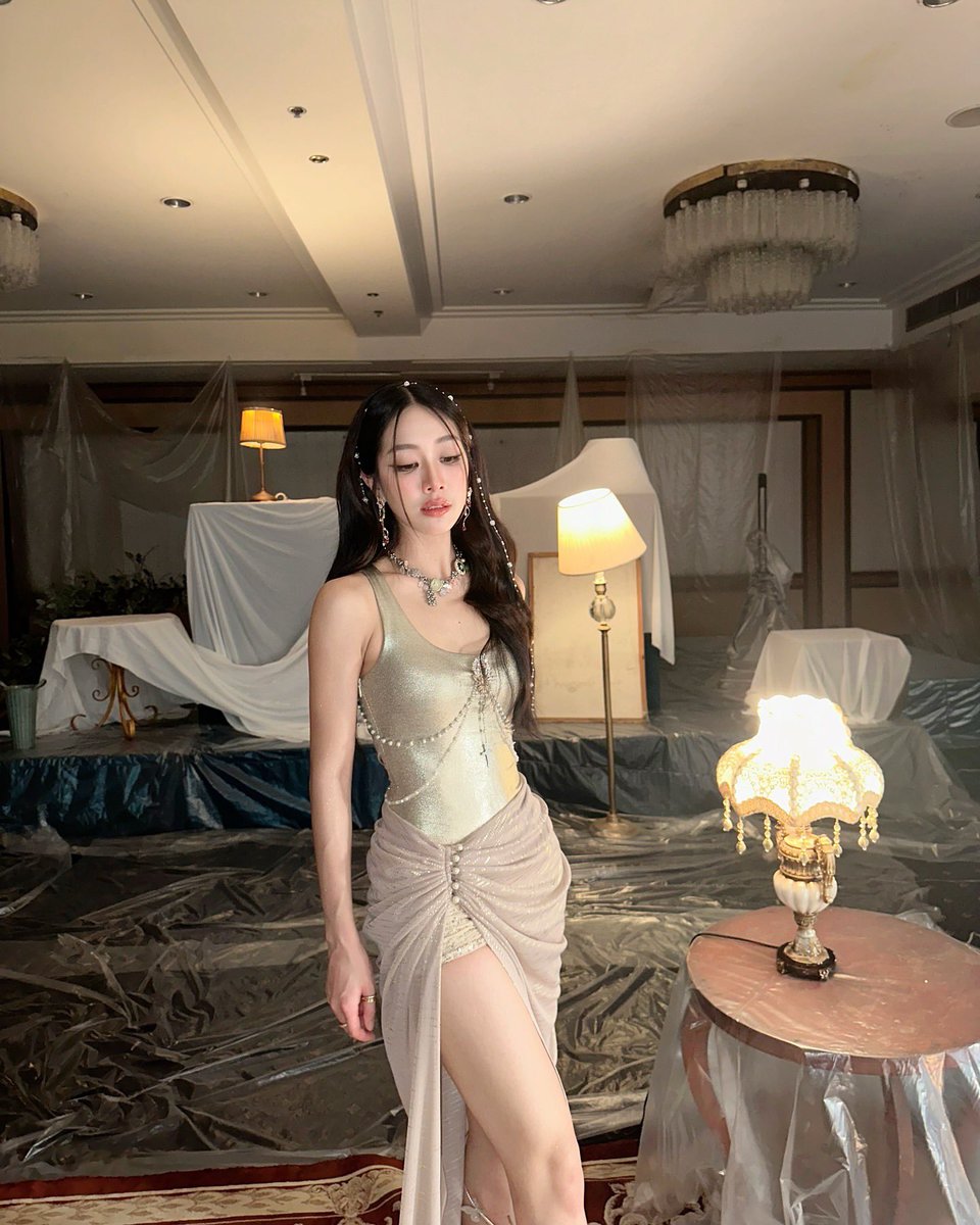 tiyapics's tweet photo. masterpiece ของวงการบันเทิงไทยมาก ใครจะเถียง มองจากดาวอังคารยังเห็นความสวยของพี่มายด์อะ https://t.co/6JWtfJkwkc