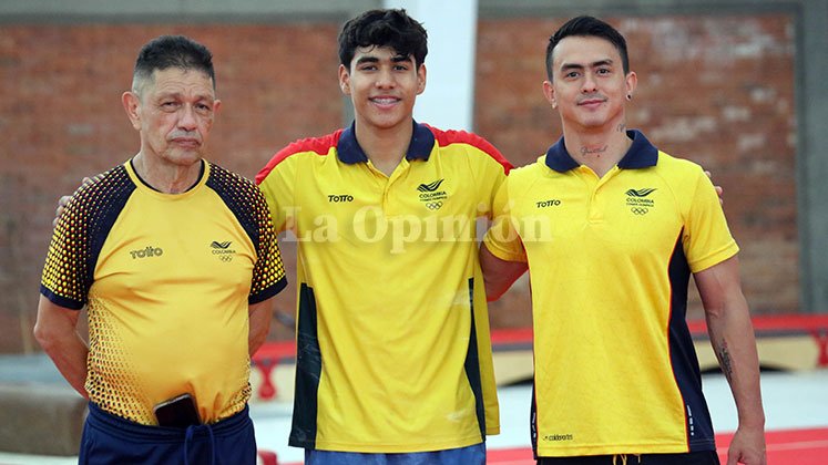 En deporte colombiano es muy conocido el nombre de Jairo Ruiz, entrenador de gimnastas de alto nivel como Jossimar Calvo y Ángel Barajas.

Lastimosamente, no hay una sola entrevista seria y de largo aliento sobre Jairo, su formación, su historia y su método. 

Estamos en deuda.