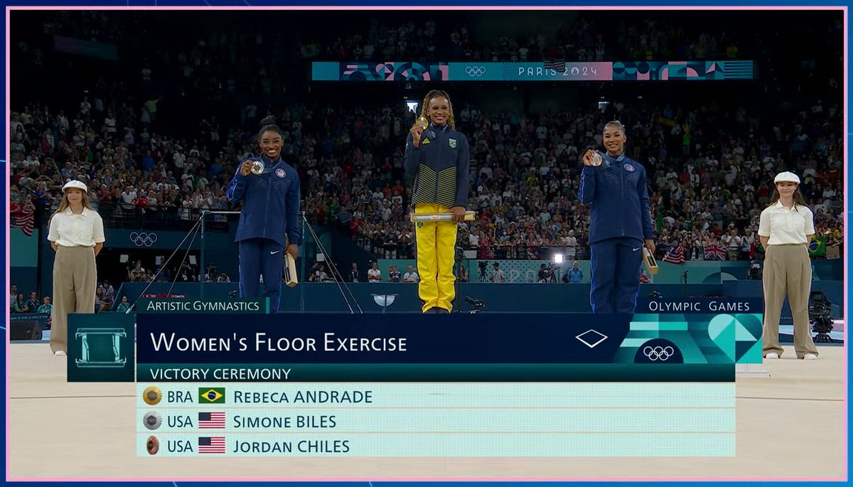 it4rahell's tweet photo. A maior atleta olímpica do Brasil, em primeiro em meio a duas atletas estadunidenses na prova de maior prestígio da ginástica. Mais do que o ouro, isso é um soco no cara do imperialismo estadunidense. Esporte também é política. Voa Rebeca, é o Brasa, não tem jeito 🇧🇷 https://t.co/p2qmg5KuM5