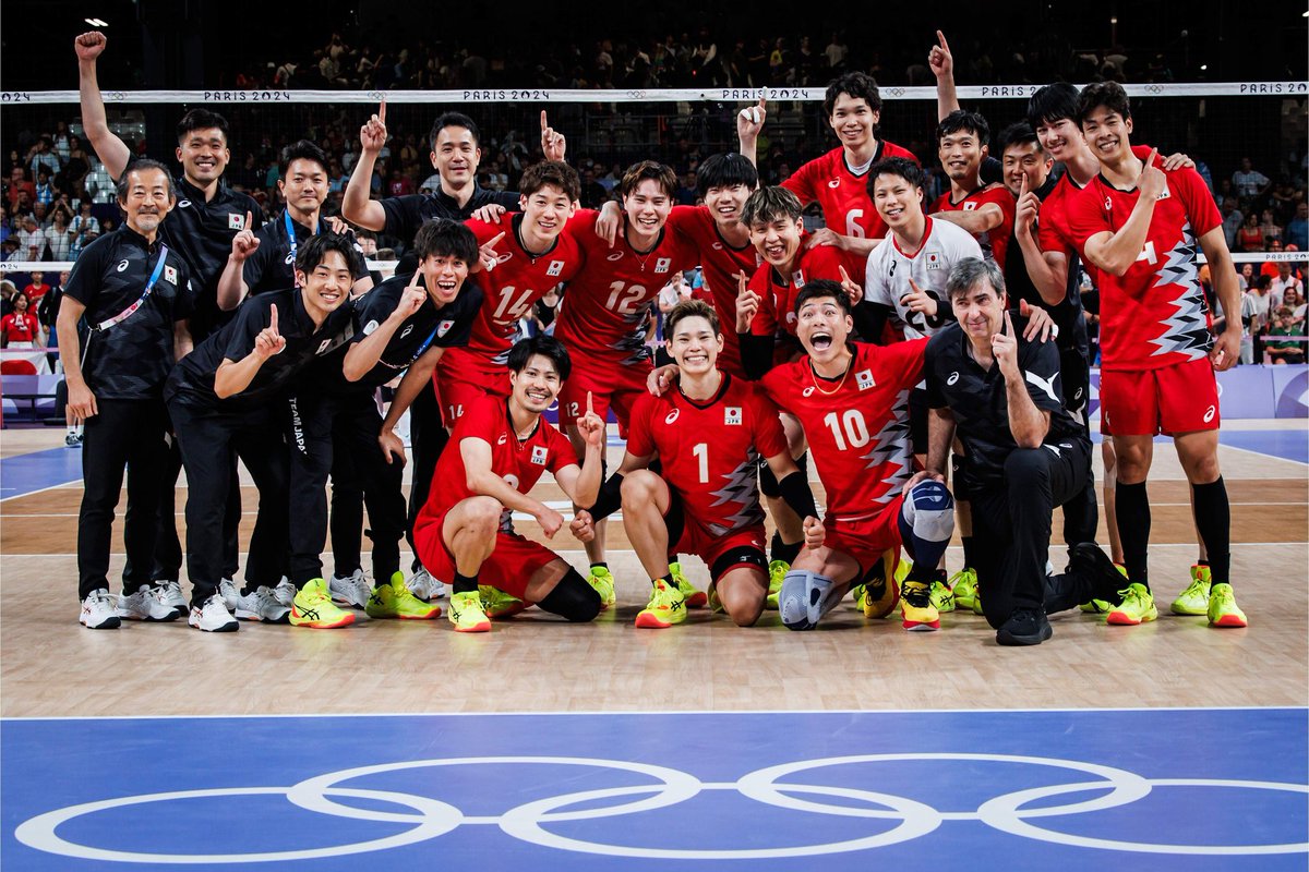bp_lookbaz's tweet photo. #วอลเลย์บอลชาย แรงมาก ฝันร้ายสุดๆ จากที่จะปิดได้ 3-0 แค่แต้มเดียว แต้มเดียวจริงๆ นี่มันโศกนาฏกรรมชัดๆ อิเห้ จะร้องไห้ แอพ AIS ก็ขิต ดงทง ฟื้นแรงเกินพี่อิตตี้ก็ เต็มที่แล้ว สนุกมาก มันส์มาก อวยทุกๆคนเลย วันนี้ร่างทองกันหมด อีก 4 ปี ว่ากันใหม่ อย่าพึ่งหมดหวังกันน๊า เชียร์นิปปอนเสมอ https://t.co/4hCvnnGtxD