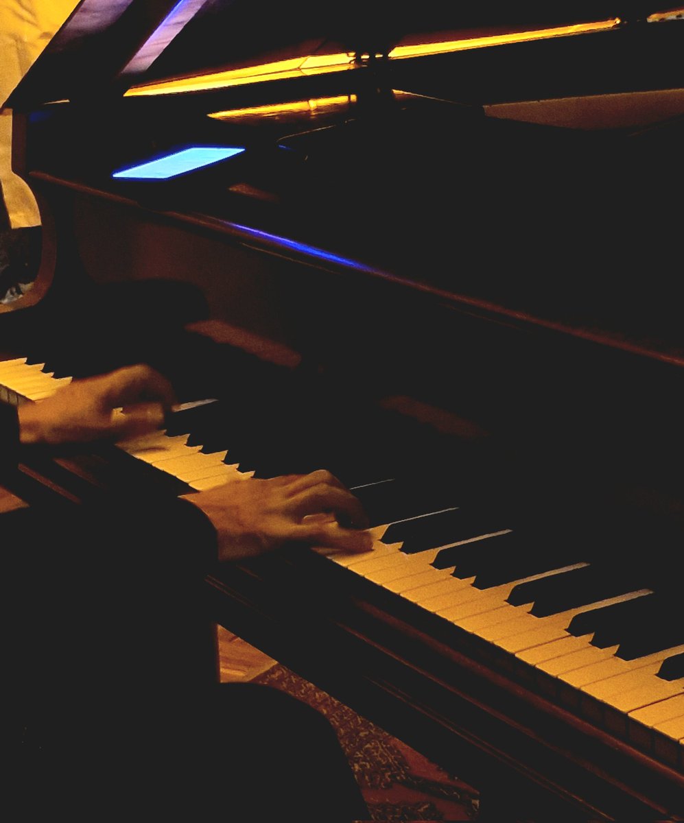 CR1SW4YN3's tweet image. ¿Les gusta? #Piano #fotografía 🎹📸