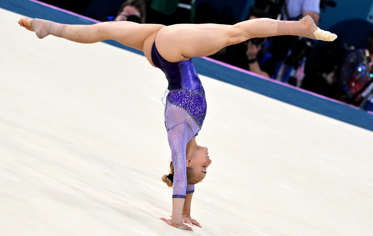 Radio1Rai's tweet photo. 🔵#Paris2024 #ArtisticGymnastics Al #corpolibero #AliceDAmato arriva quinta, #ManilaEsposito ottava, rispettivamente #oro e #bronzo alla #trave. L'oro del #floor è della brasiliana Andrade, agli Usa l'argento con Biles e il bronzo con Chiles
#Gymnastics #GinnasticaArtistica https://t.co/XDrQHXzd4o