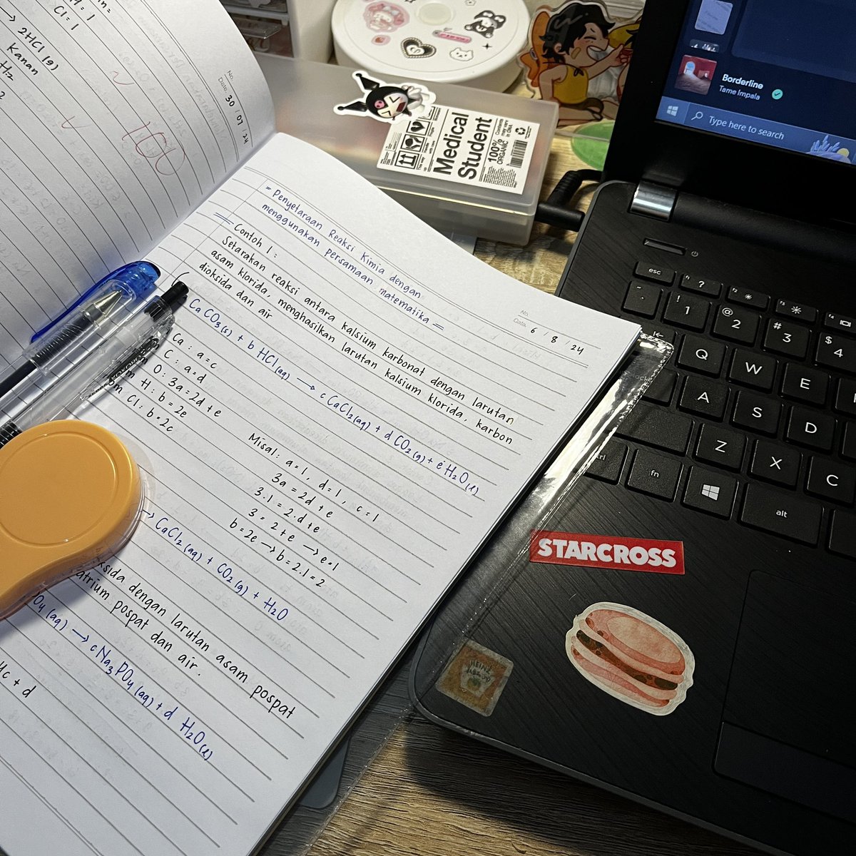 dieverest's tweet image. ⋆｡.°୭ dira’s progress 🥞[05/08/2024]

hi muts‼️💐 this is my first progress, hari ini aku belajar kimiya😵‍💫😵‍💫 belajar bentar doang soalnya nguantuk poll karna capek di sekull😔🤏🏻awalnya mau bikin catatan yang estetik gitu, tapi kantuk menyerang jadi bikin apa adanya deh👺👺