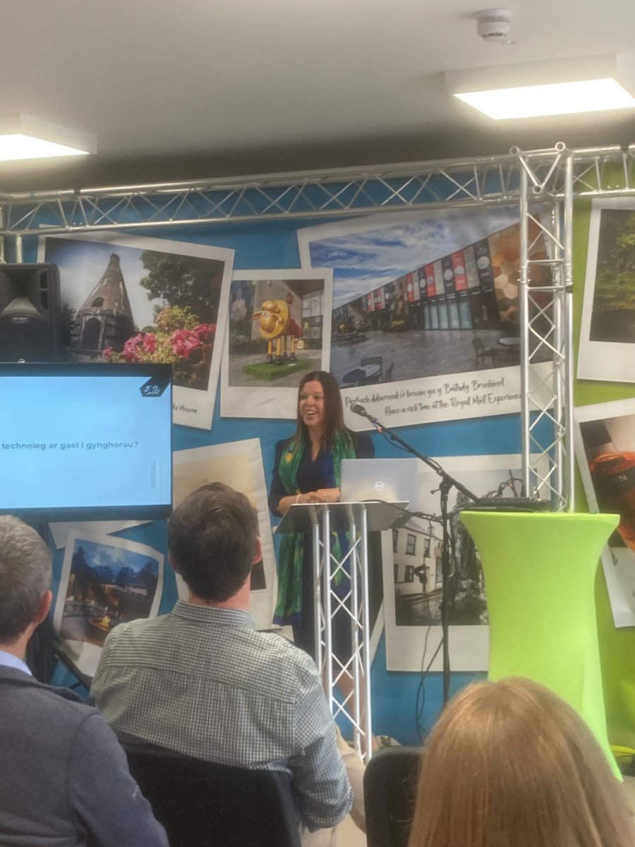 WelshLGA's tweet image. Digwyddiad CLlLC heddiw yn @eisteddfod 2024, yn trafod prosiect cyffrous i wella’r dechnoleg bresennol a chefnogi cyfieithu dogfennau a dehongli a chyfieithu llafar byw.