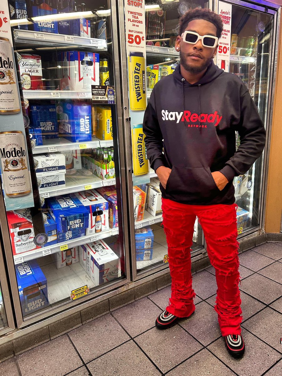 fam0uspapi's tweet photo. Cheers to 24 years of life 😎🙌🏽🥳 Thank the lord for blessing me with another year🙏🏾 #KobeYear #LeoSeason #LeoGang #stayreadynetwork https://t.co/XcOkUgugBI