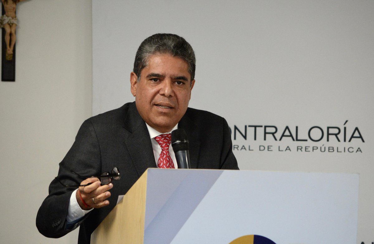 CGR_Colombia's tweet photo. Hallazgos del #ControlALaSalud:

✅Pagos de servicios de salud de vigencias anteriores, por $5.4 billones, con recursos de la UPC del 2020.
✅Dineros que no tienen evidencia de su uso. En 2020, se produjo un excedente de $643 mil millones, por concepto de Presupuestos Máximos. https://t.co/CyVheenTOo
