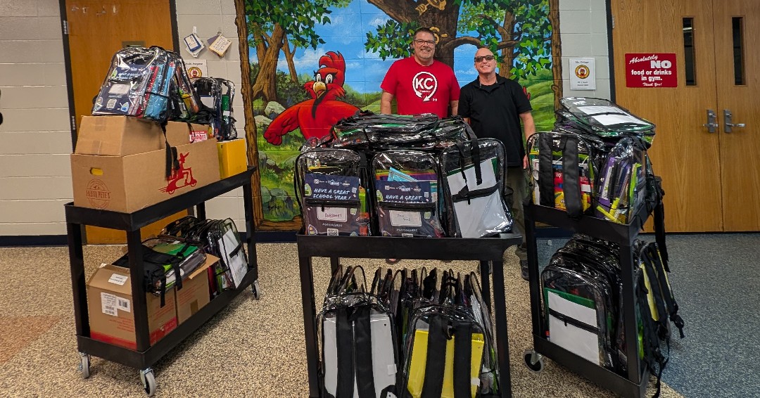 OPSF233's tweet photo. Thank you Geico! They delivered all of these backpacks and supplies to Countryside Elementary to make sure that everyone gets to begin the new school year with brand new supplies. We appreciate your partnership. Thank you!
#geico #countrysideelementary #olathe #ops #opsf https://t.co/T5VLQNhmXN