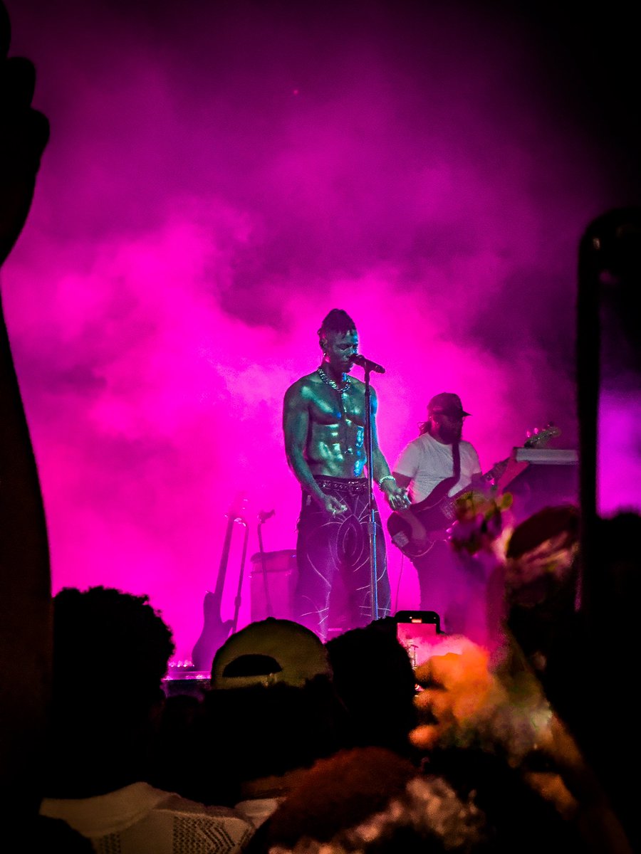 himwitdacam's tweet photo. “Algorithm”
#algorithmtour #luckydaye https://t.co/x8fa6pEjvk