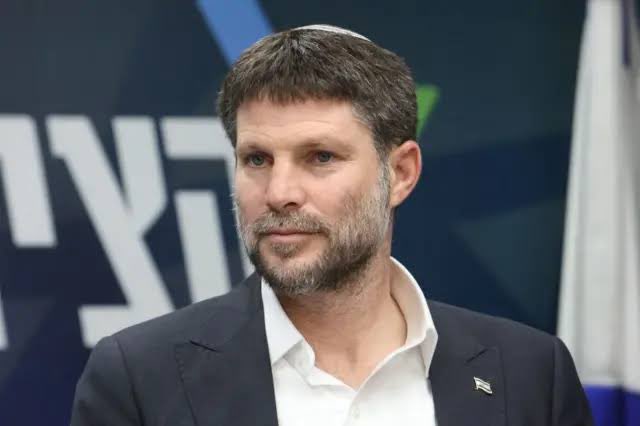 FalasAbuAmal's tweet photo. AHORA Ministro de Finanzas de los genocidas de #Israel, Smotrich:

"Es justificable y moral dejar que 2 millones de palestinos mueran de hambre en la Franja de #Gaza, pero el mundo no nos permitirá hacerlo".

¿Qué pasaría si esta declaración fuera emitida por un ministro de otro país?