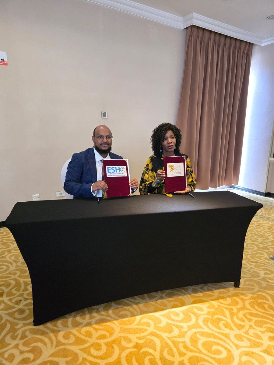AORTIC_AFRICA's tweet photo. #AORTIC &amp; #ESHO entered into a partnership arrangement during the Education &amp; Outreach Summit.
Co-operation on joint projects - develop oncology research, training &amp; education.  AORTIC President Dr Miriam Mutebi &amp; Dr Munir Awol ESHO President.👇
#CancerResearch #cancereducation https://t.co/fpPpfeNvbe