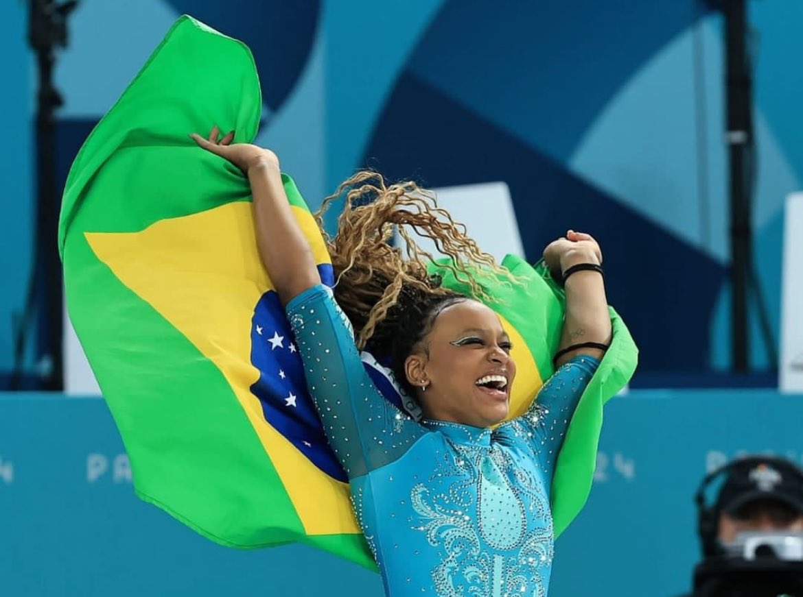FleurityBrasil's tweet photo. 🇧🇷🏅 A Número Um do Mundo! 🏅🇧🇷
Com um impressionante total de 6 medalhas, ela se torna a atleta brasileira com mais pódios, superando grandes nomes como Torben Grael e Robert Scheidt.
Parabéns, Rebeca! Seu talento e dedicação inspiram a todos nós. 👏 https://t.co/uBuEyau3yW