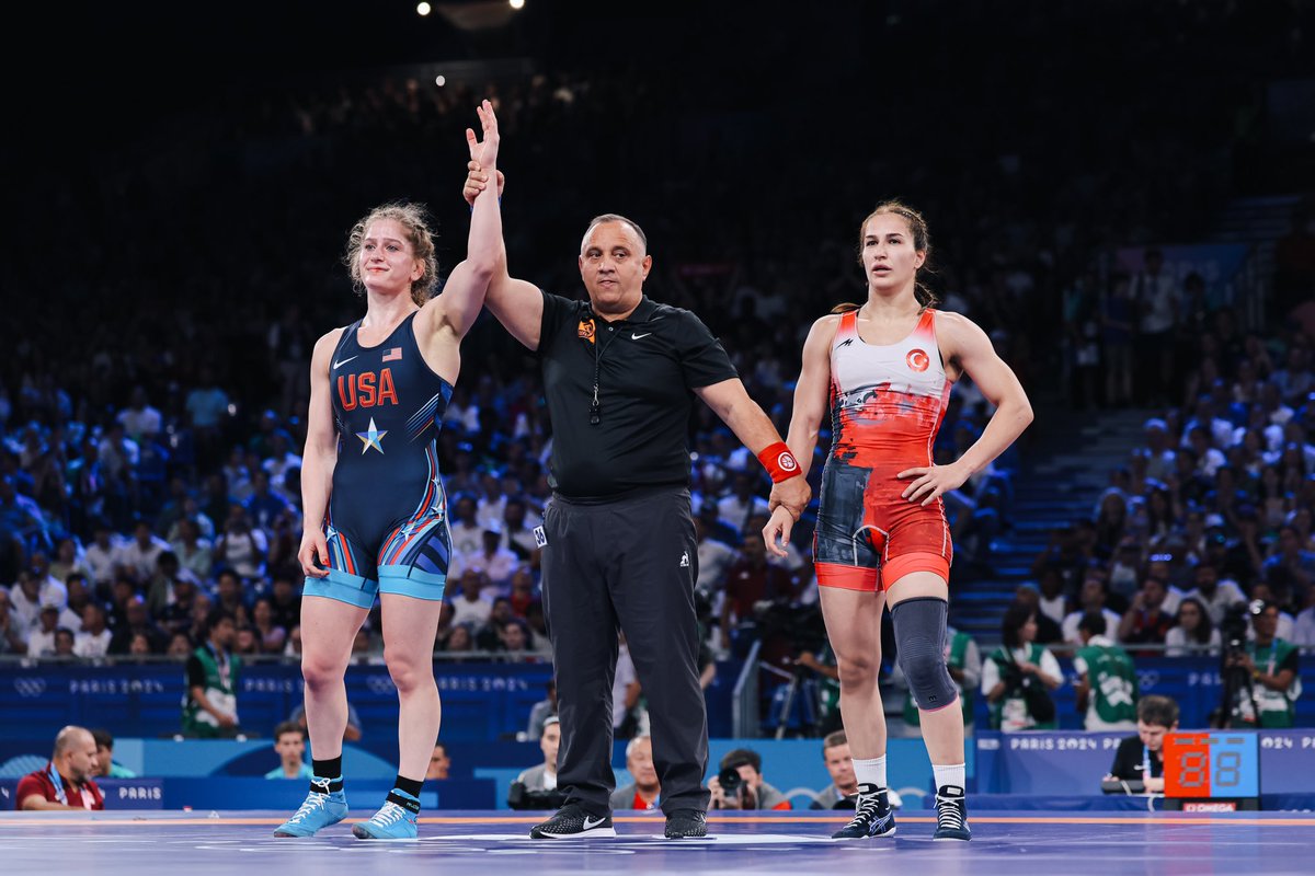 wrestling's tweet photo. Amit ELOR 🇺🇸 took out reigning world champ Buse TOSUN 🇹🇷, 10-2, to move into the 68kg quarterfinals.

#roadtoparis2024 | #wrestleparis | #wrestlingparis | #PathtoParis https://t.co/cvuidKab8r