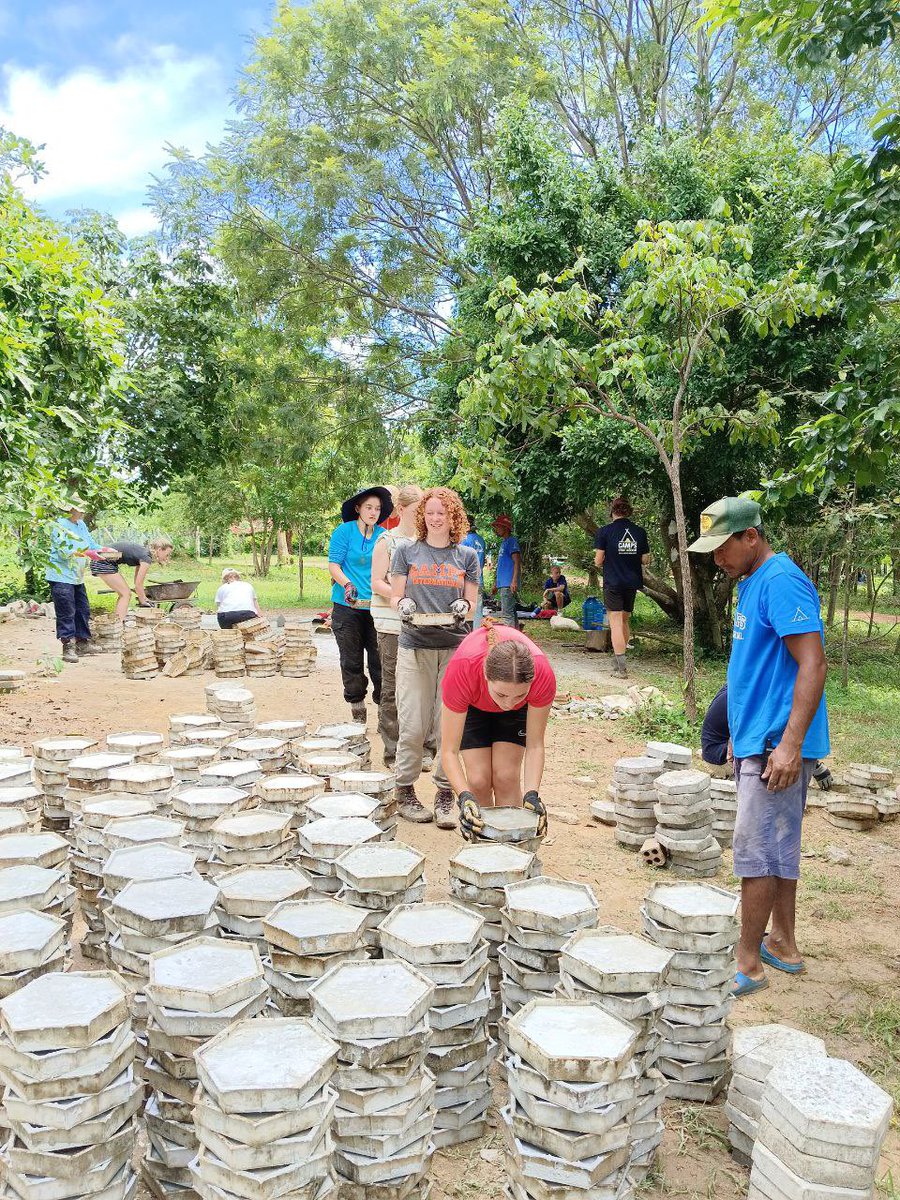 CampCambodia's tweet photo. Student #TeamPopae making tiles at camp Beng Mealea
#Campseffect
#Dosomethingamazing
@CampsInt https://t.co/EyJJDMGQxt
