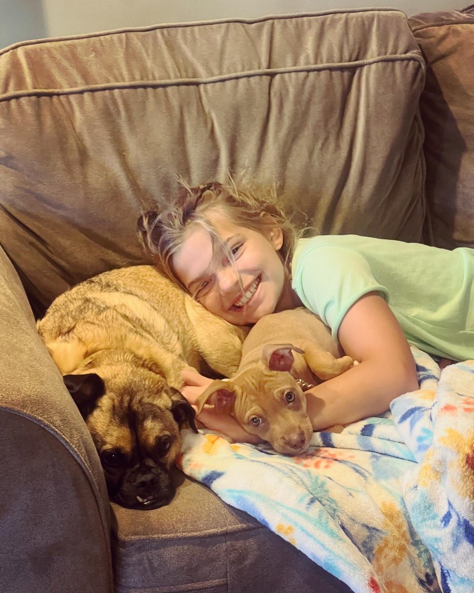 BooklerTraci's tweet photo. Double digits! Happy 10th Birthday to my little bae!! You’re the sweetest, kindest, dog loving, lovely young lady! Your smile lights up a room! Lucky to be your mom! Love you so much!! Happy Birthday!! XOXO🎉🎈💜🎁💙 https://t.co/RjxHjZyW81