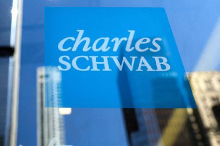 PiQMarkets's tweet photo. 🔵  ONLINE TRADING PLATFORMS DOWN FOR THOUSANDS OF USERS, DOWNDETECTOR SHOWS

Full Story → https://t.co/ijN6EgTGFX

Online trading platforms Charles Schwab, Fidelity Investments and TD Ameritrade were down for thousands of users on Monday, according to outage tracking website https://t.co/N2maNUo62O.
