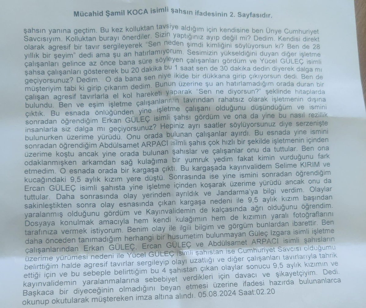 doganburak29's tweet photo. Ordu'da bir lokantada ülkenin savcısı dövülüyor, 9 aylık çocuk ve kadın şiddete uğruyor ama savcı yer bulamadığı için lokanta çalışanlarını gözaltına aldırdı diye şerefsizce bir haber yapılıyor.

 https://t.co/4VyxD0RCNu