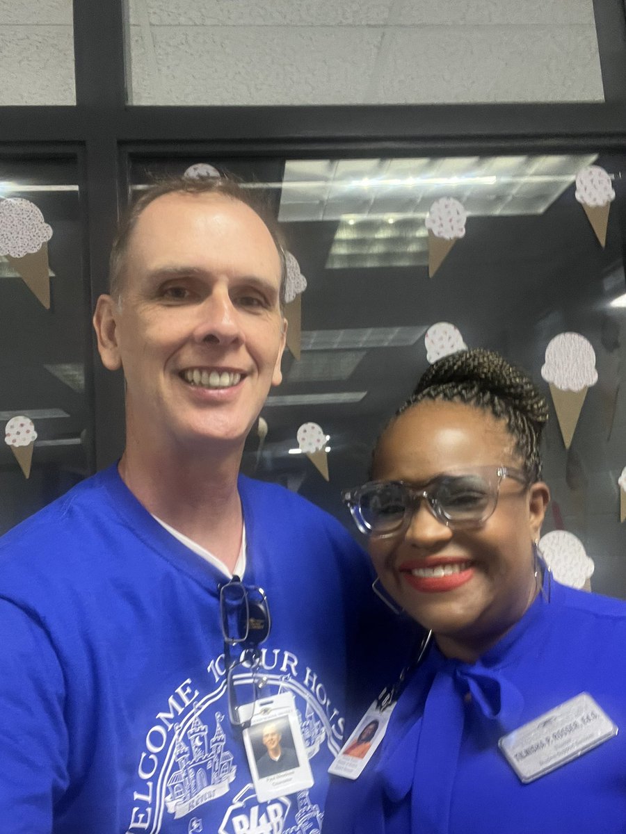 TilnishaRosser's tweet photo. Day 1/Stop 3 @SchoolSkyview visiting new counselor Mr. Meadows! #Built4Bibb #Built2Support https://t.co/ANUiwNSOpw