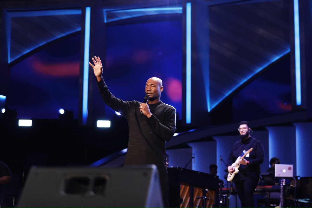 PastorKeion's tweet photo. It felt amazing to be back! Praying for God's blessings over your life. Love y'all! #LHStrong https://t.co/8PToGcgRx0
