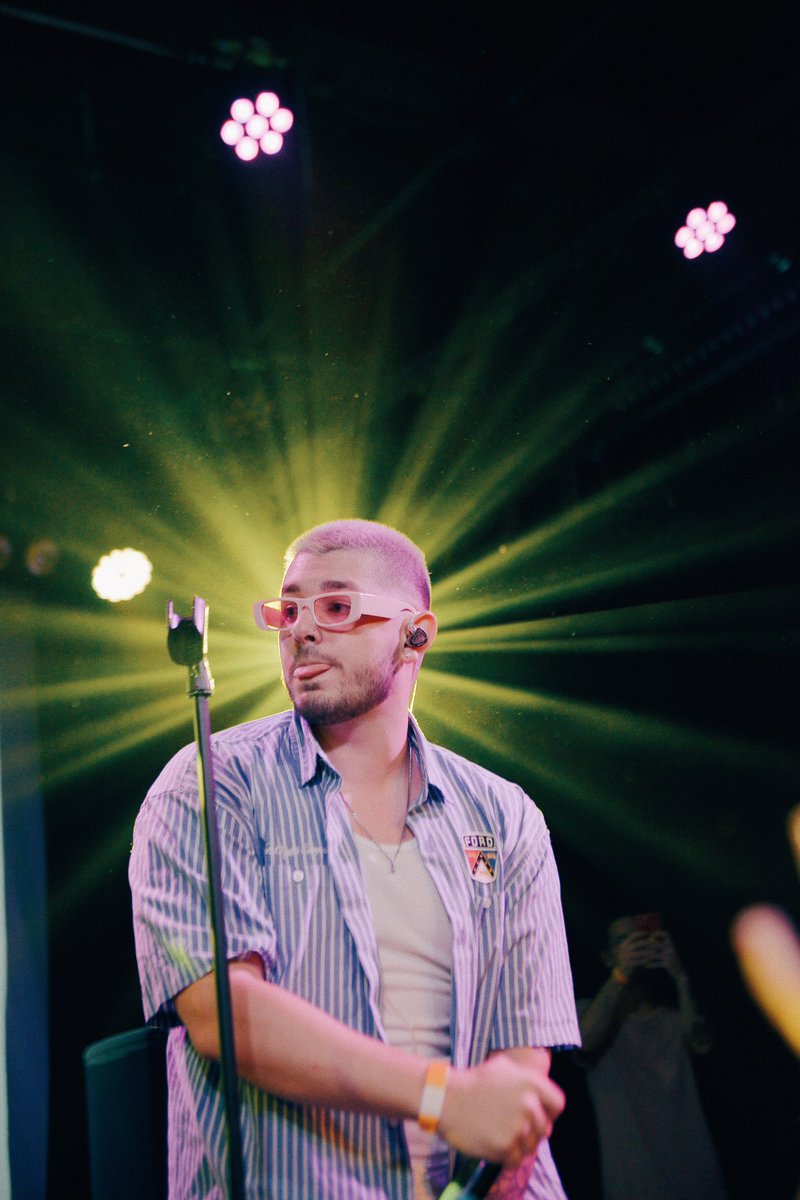 nic violets! tweet media