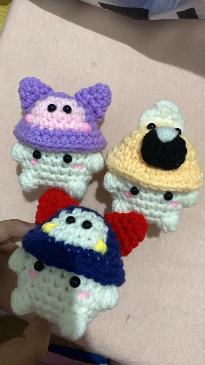 Ur_Phibi's tweet photo. Hello everyone,
I’m assisting my friend with her crochet business, which features a range of beautifully crafted items, including charming crochet truz-inspired pieces.
#treasureph
#teume
#crochet
#fypシviral https://t.co/c82WCPOv2v