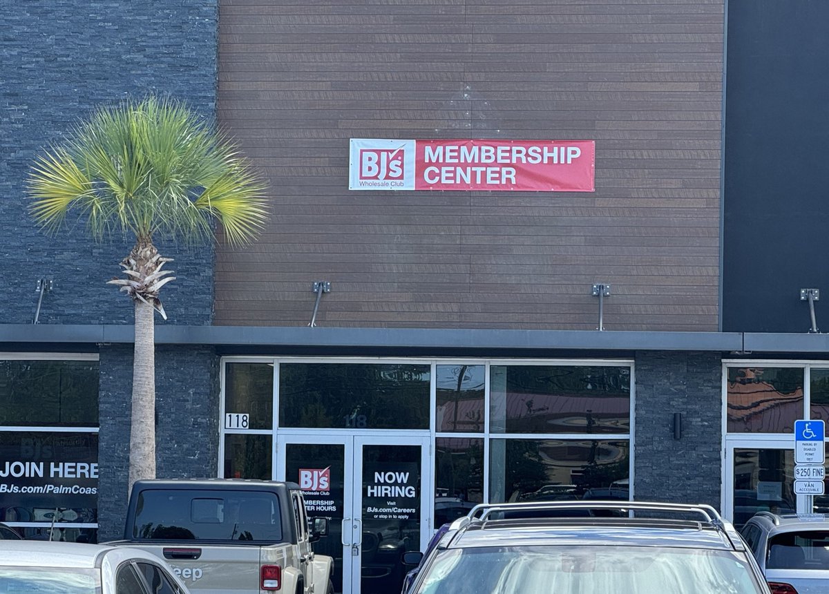 BSSigns1's tweet image. Promote your brand with custom banners from B&amp;amp;S Signs. Perfect for events, promotions, and more, our banners are designed to make an impact. Get your custom banner today! #CustomBanners #PromotionalSigns #BSSigns