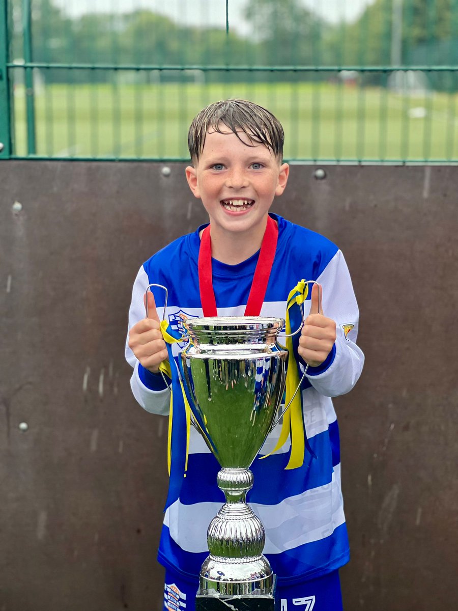 Sean_b10's tweet photo. What a weekend. Couldn't have asked for better start with his new team @DyceBoysClub12 . Glasgow city cup winners 🏆 https://t.co/pdrPMAlTsd