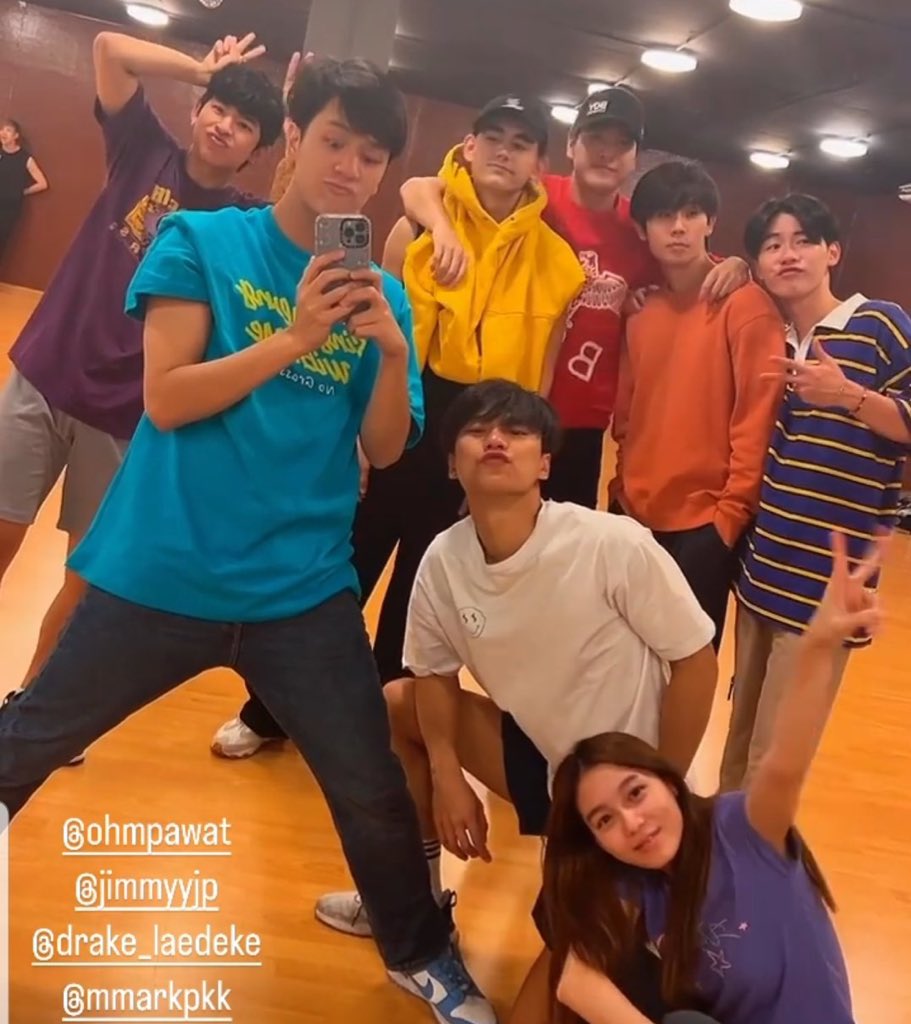 ohmnaynon's tweet photo. two years ago ❤️💚 https://t.co/IGXcj3XPPp