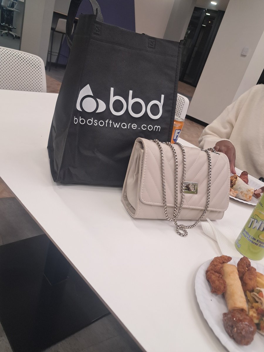 AnzaHappy's tweet image. @UmuziOrg @bbdsoftware 
#Umuzi  #bbdsoftware