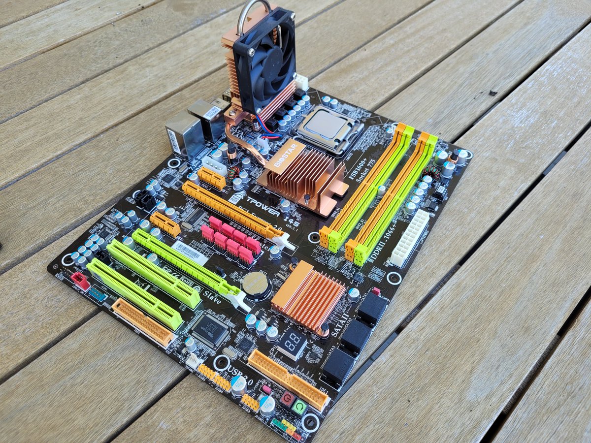 My only Biostar motherboard...
And I love it 😅
Tpower I45 LGA775