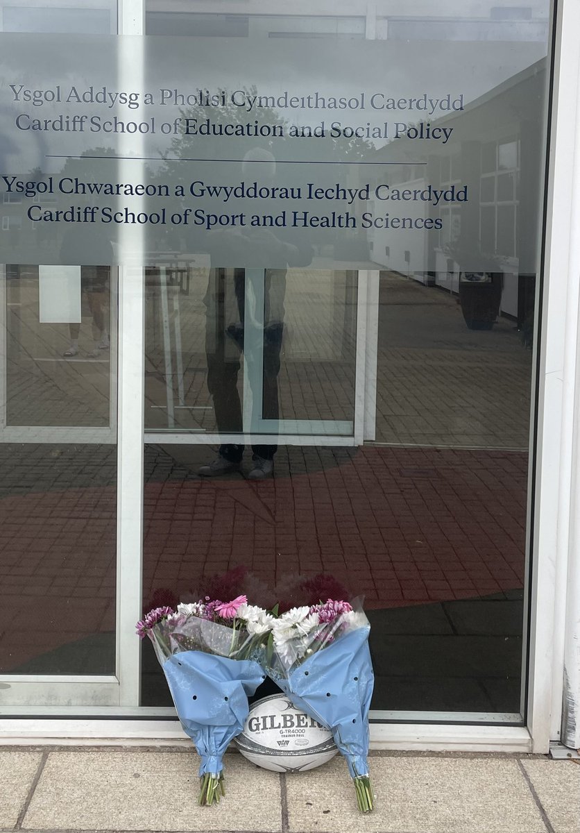 Walked onto campus this morning to see this - thanks to all <a href="/CardiffMetRFC/">Cardiff Met RFC</a> for the kind tribute to Carts 👍