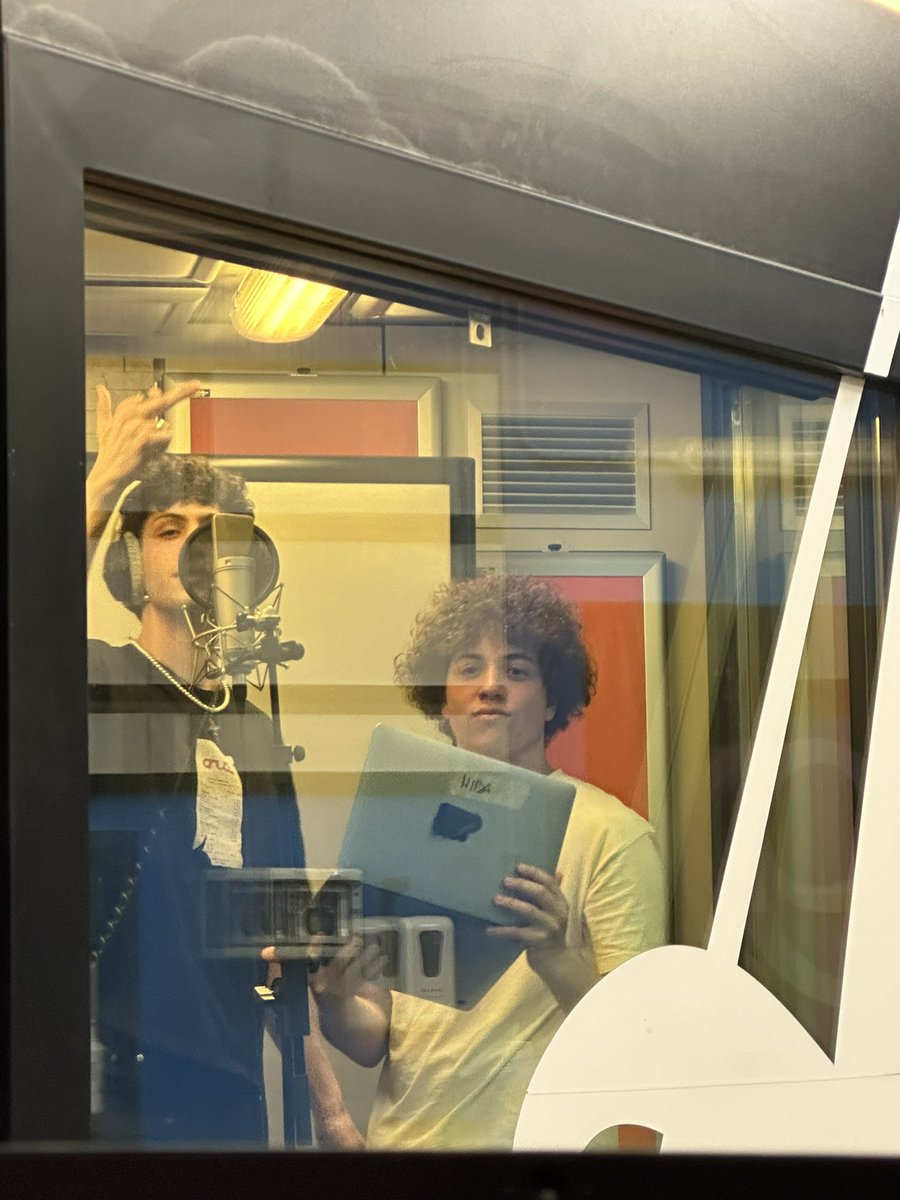midascrivecose's tweet photo. appena iniziato  
grazie a tutti
🤝💿 https://t.co/PXj55WCpLP