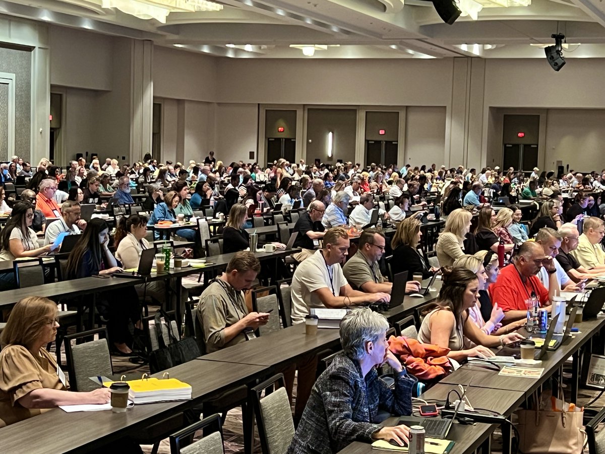 statebaroftexas's tweet photo. Congratulations to @familylawsbot and @TexasBarCLE for celebrating 50 years of its Advanced Family Law course! 👏🏼👨‍👩‍👧‍👦 (1/2) #AFL2024 #FamilyLawyer https://t.co/yYSNdyup7W