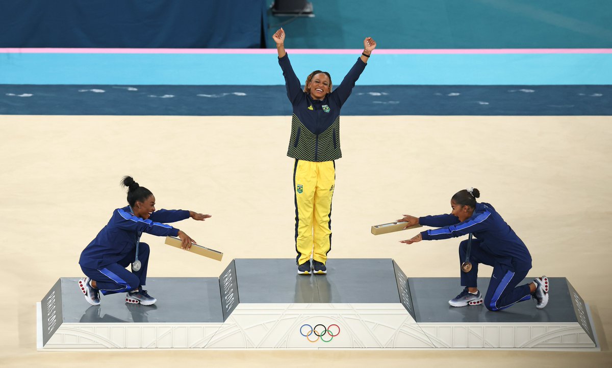 GIGANTE reconhece GIGANTE! É REBECA ANDRADE, DO BRASIIIIL! 🇧🇷🥇