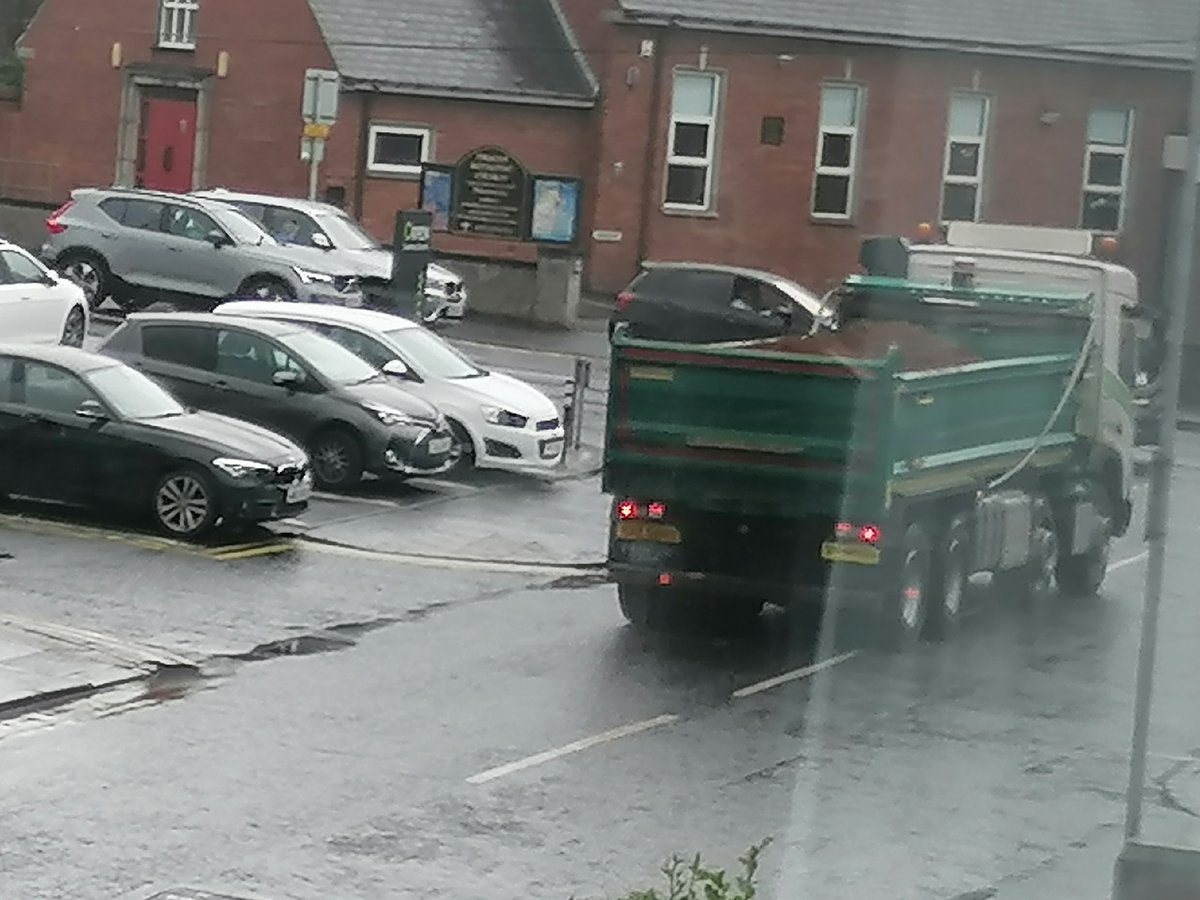 Another day of lorries filled to the brim with soil using Orpen Park as a rat run <a href="/OrpenPark/">Orpen Park Residents</a> <a href="/gerardmcd93/">Gerard McDonald</a> #Finaghy