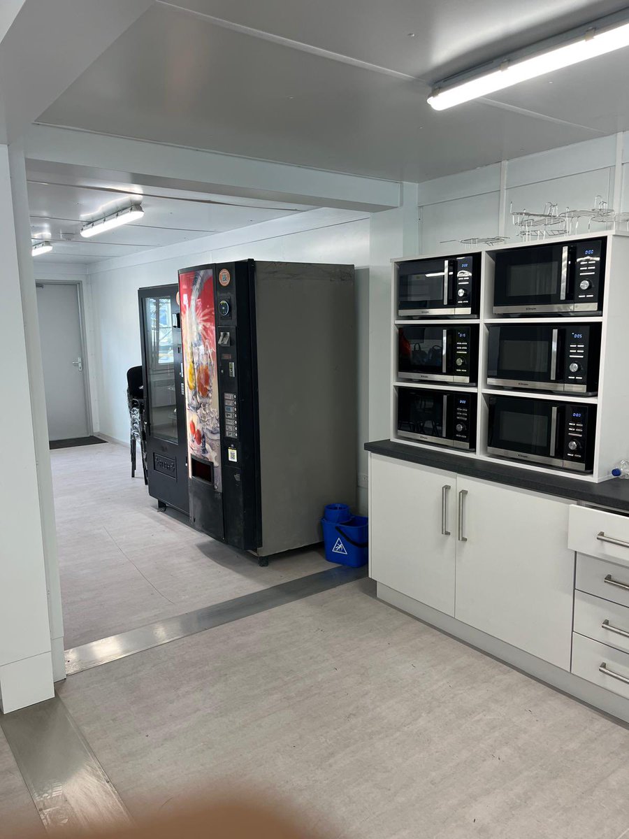 IeVending's tweet image. 📣 Exciting News from Vending-Machines.ie! 📣

We are thrilled to announce the successful installation of two brand-new vending machines at Jones Engineering’s massive construction site in Dublin! 🏗️

#JonesEngineering #DublinConstruction #VendingMachines #CustomerFirst
