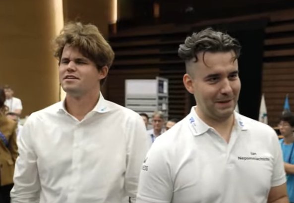 Normchess's tweet photo. Birimiz tabanca birimiz kurşun
Birimiz masumuz birimiz suçlu
Dirimiz sorun ölümüz kuşku
Onlar için hala yaşlı bi kurduz. https://t.co/tudWGq3Gar