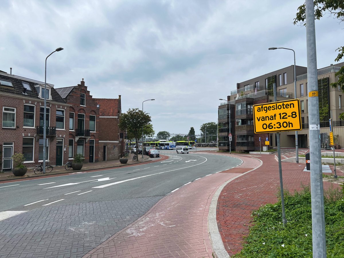 ⚠️Werkzaamheden Stationsweg⚠️

👷‍♂️Tussen maandag 12 en donderdag 15 augustus wordt een deel van de Stationsweg opnieuw geasfalteerd. 

De omleidingsroute wordt aangegeven met gele borden. Doorgaand verkeer op de Helderseweg blijft mogelijk. 

Vragen? Neem contact op met <a href="/hvcgroep/">HVCgroep</a>