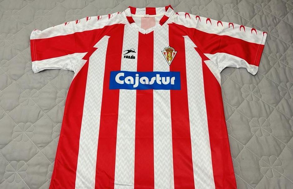 FutbolRetroESP's tweet photo. Camiseta 1ª equipación del Sporting Gijon 1989, ya disponible en https://t.co/YFeSxoTA4f, a un precio de £36.99

https://t.co/HxAsgNjz8Y…

Envíos gratis dentro de España                     
RT Y envíanos un DM para obtener un cupón por el 10% de descuento https://t.co/xp5nxix5E9